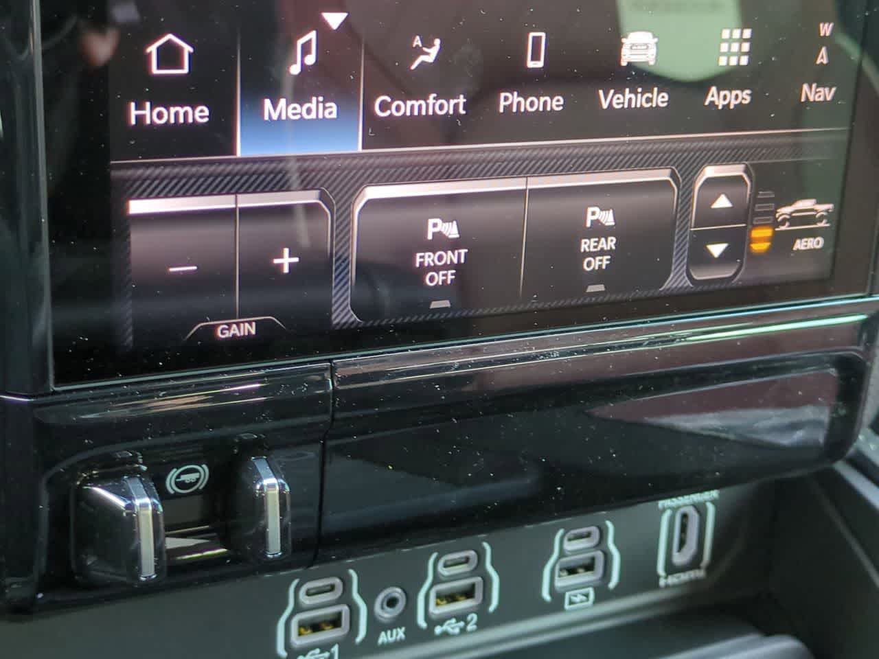 Thumbnail: 2026 RAM 1500 - 17