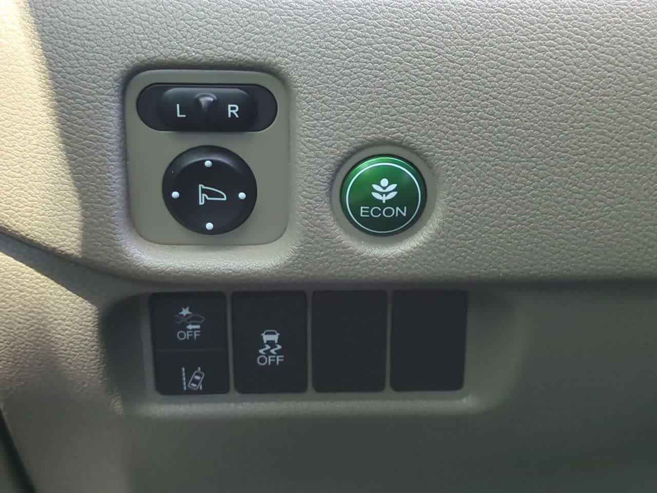 Thumbnail: 2019 Honda Pilot - 18