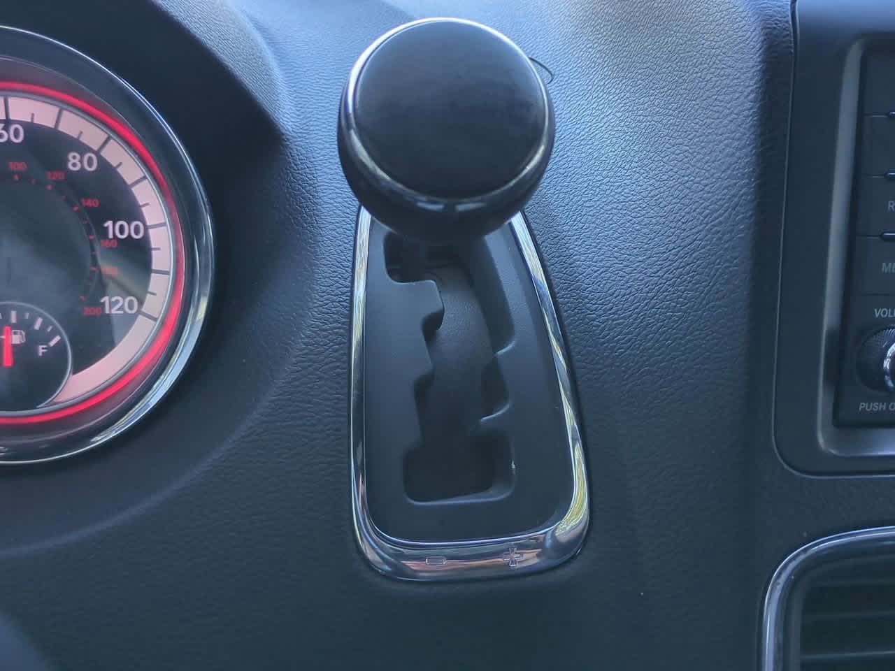 Thumbnail: 2020 Dodge Grand Caravan - 32