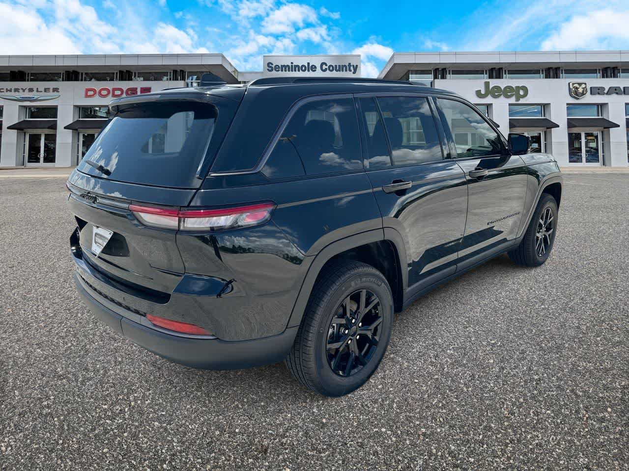 Thumbnail: 2026 Jeep Grand Cherokee - 7
