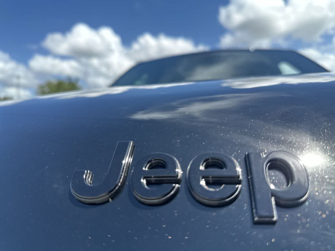 Thumbnail: 2026 Jeep Grand Cherokee - 10