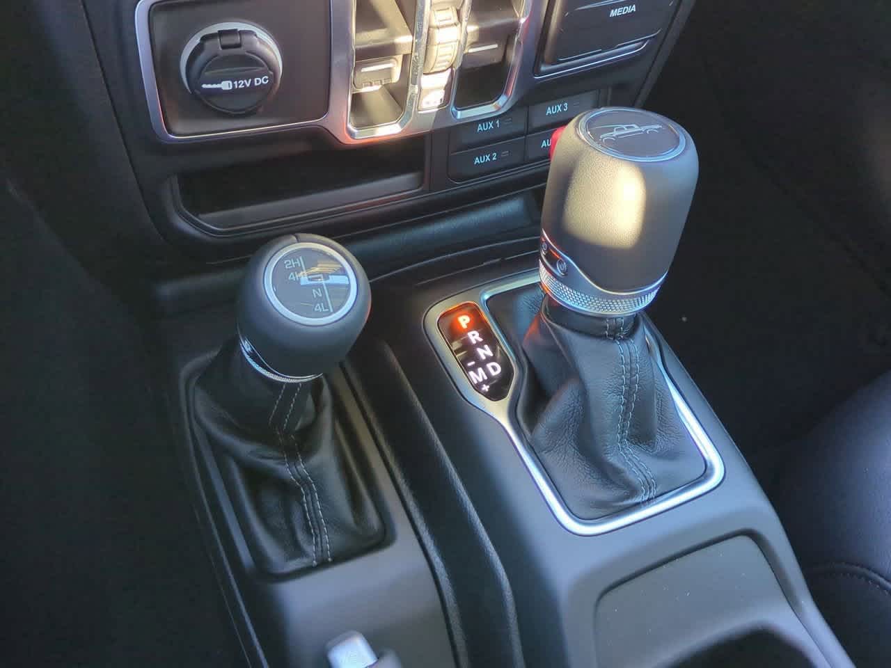 Thumbnail: 2025 Jeep Gladiator - 32