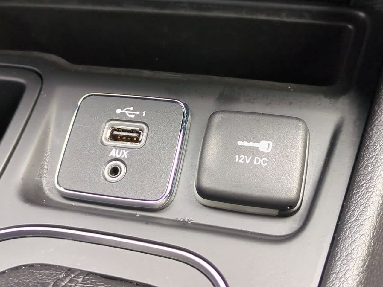 Thumbnail: 2020 Jeep Cherokee - 31