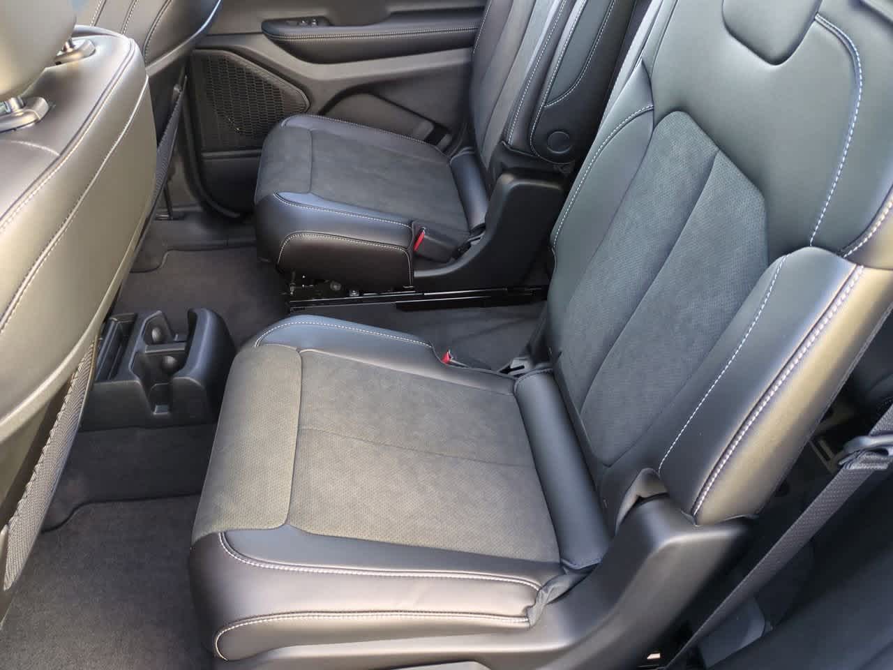 Thumbnail: 2025 Jeep Grand Cherokee L - 20