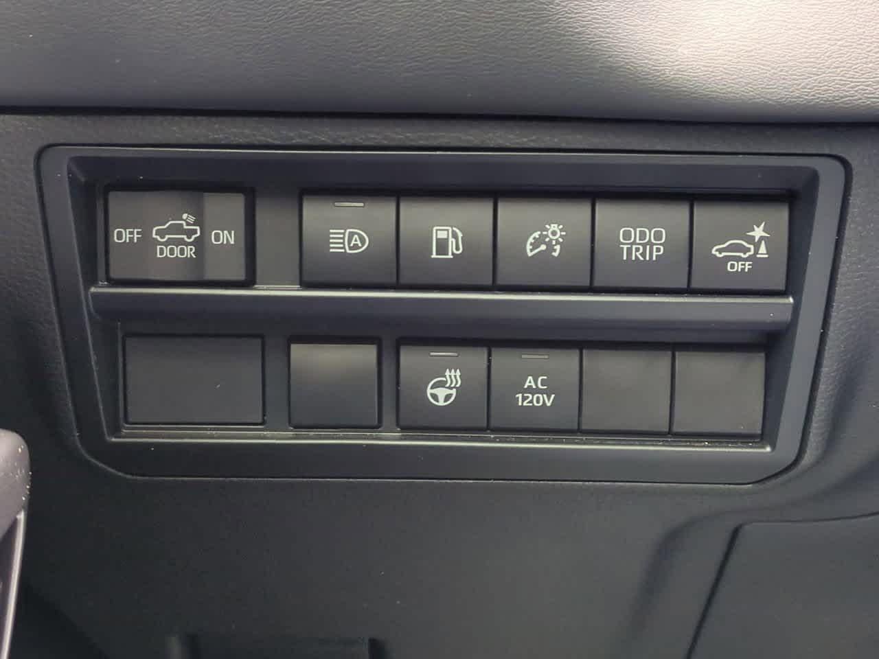 Thumbnail: 2023 Toyota Tundra - 18