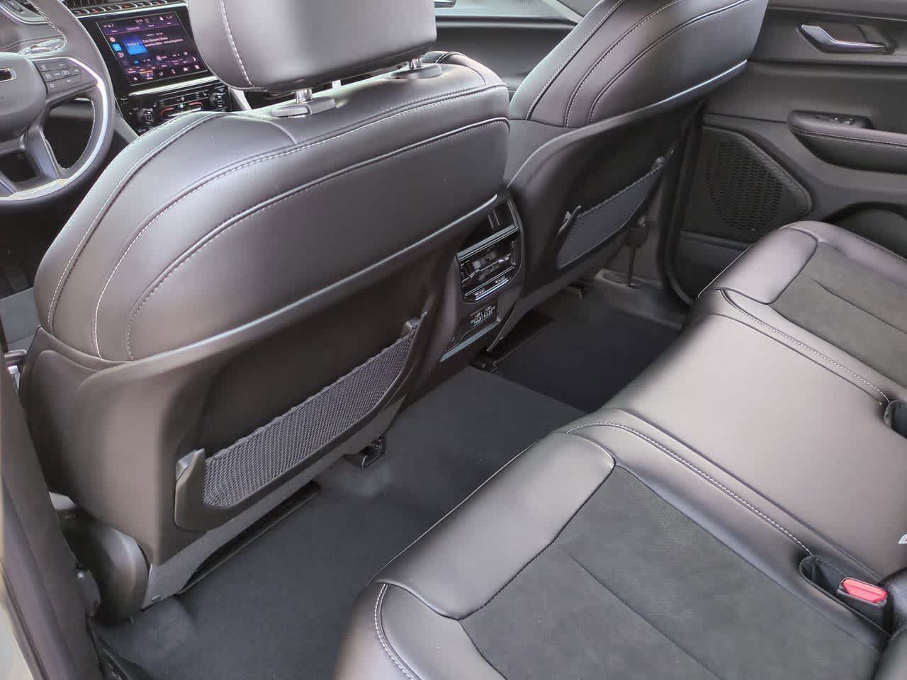 Thumbnail: 2025 Jeep Grand Cherokee - 19