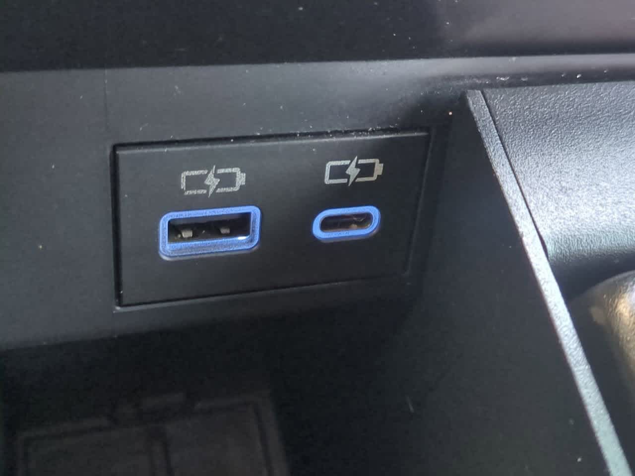 Thumbnail: 2023 Toyota Sequoia - 33