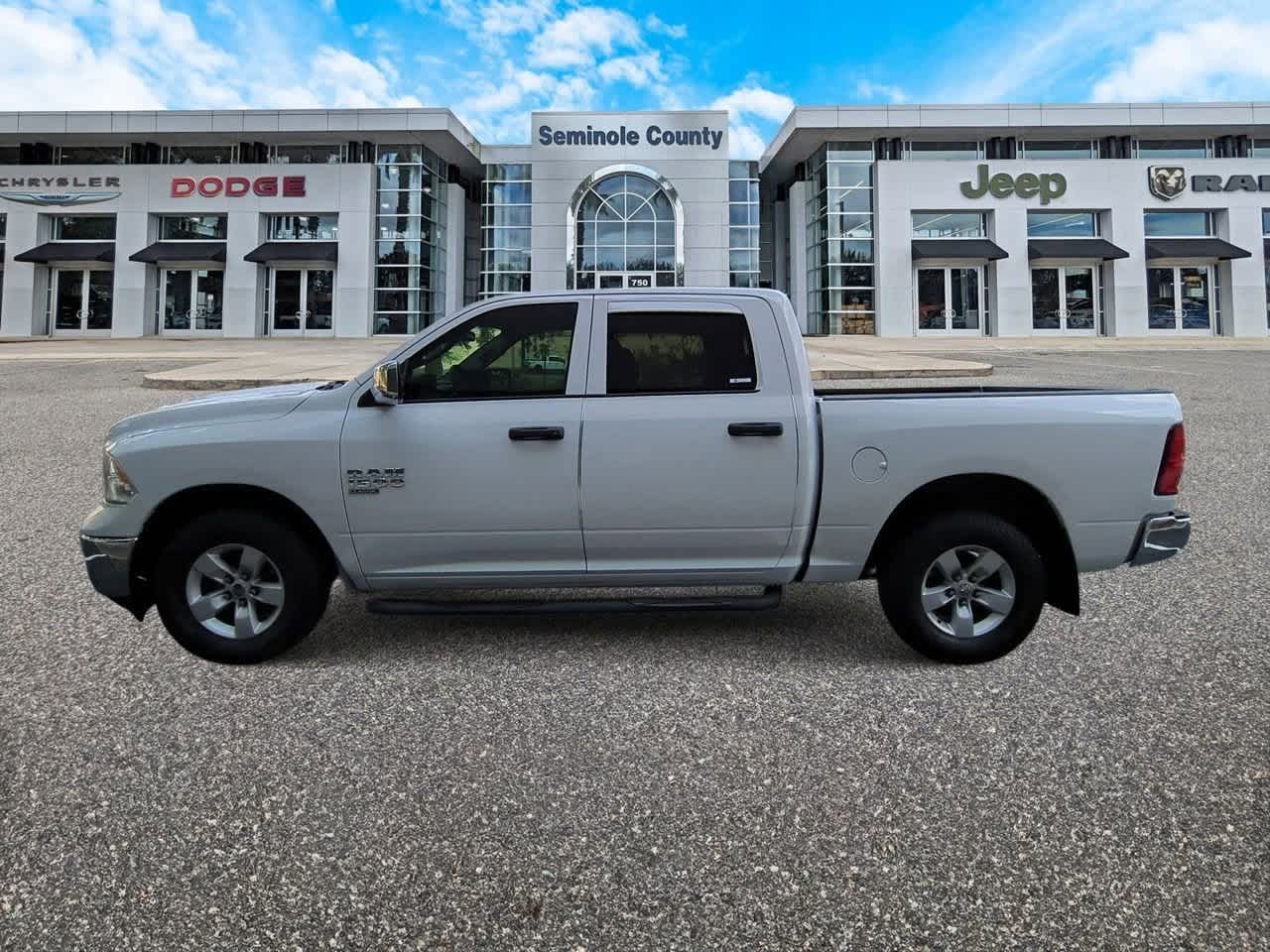Thumbnail: 2021 RAM 1500 Classic - 5