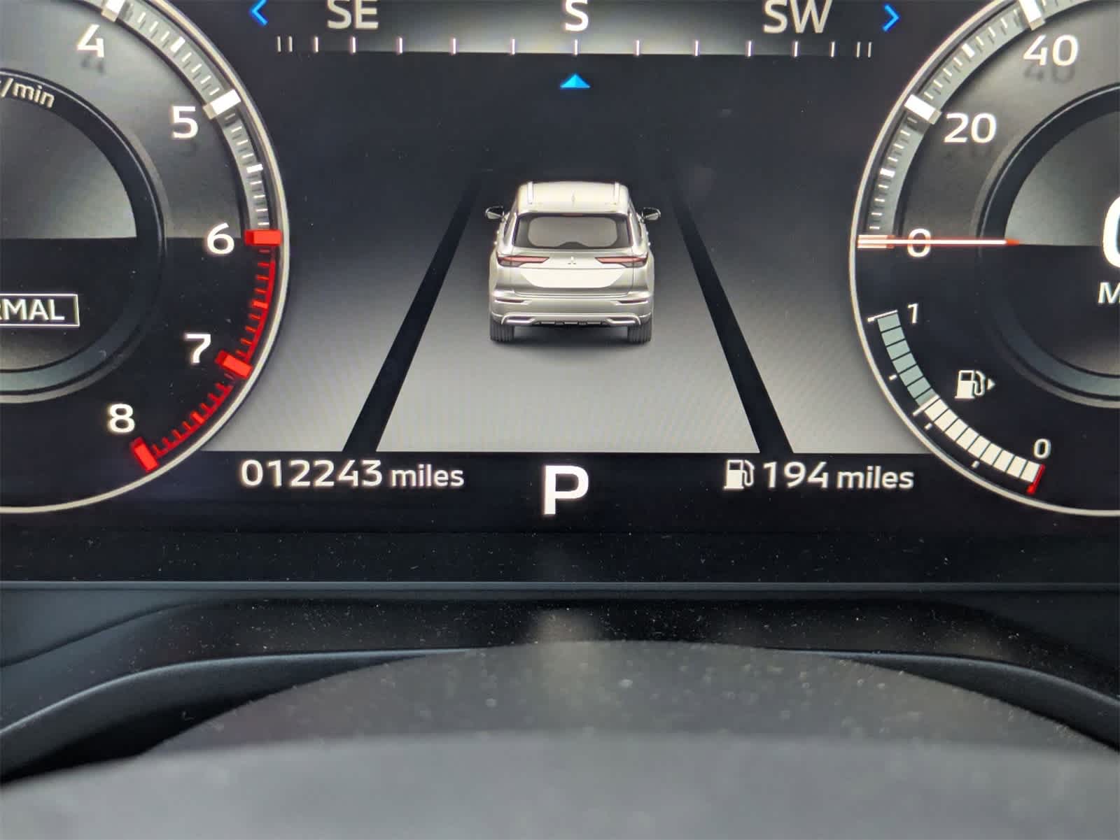 Thumbnail: 2024 Mitsubishi Outlander - 8