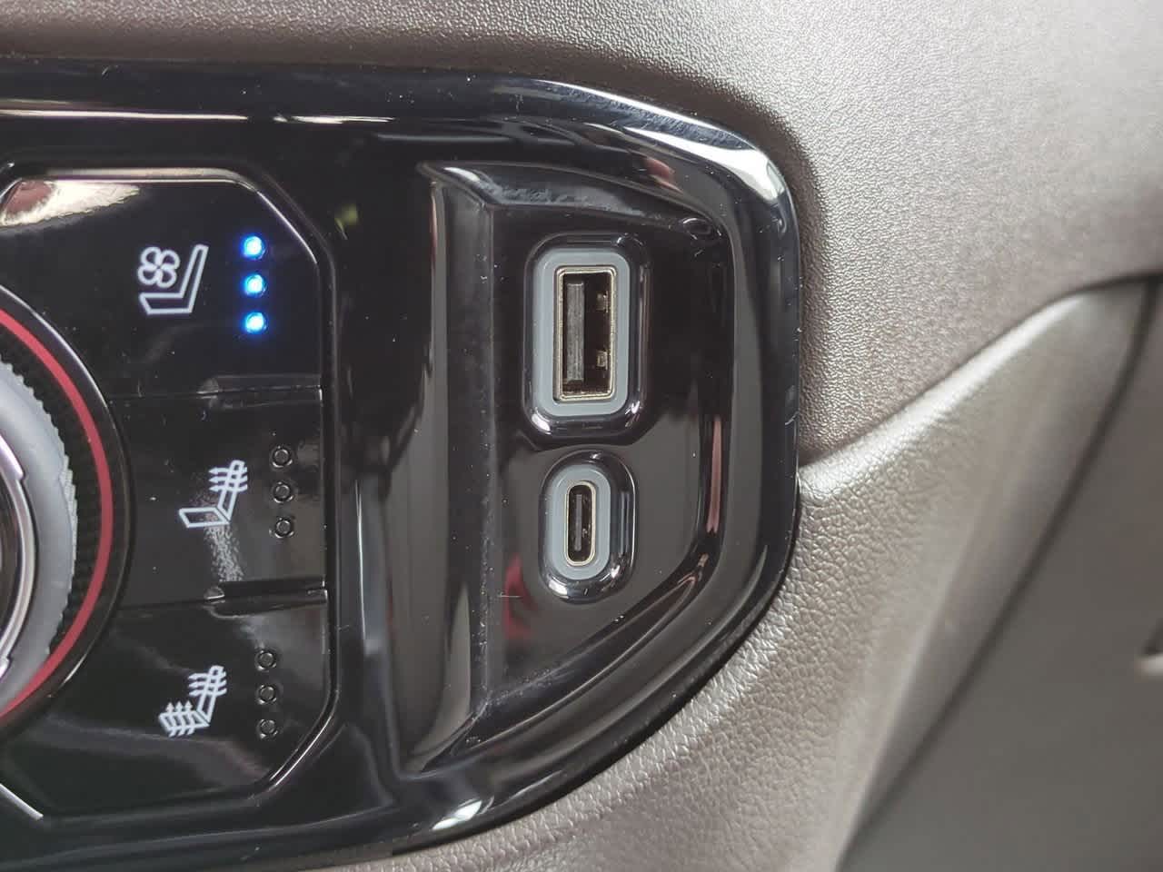 Thumbnail: 2024 Chevrolet Silverado 3500 - 32