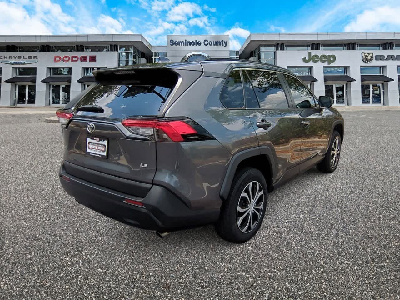 Thumbnail: 2021 Toyota RAV4 - 8