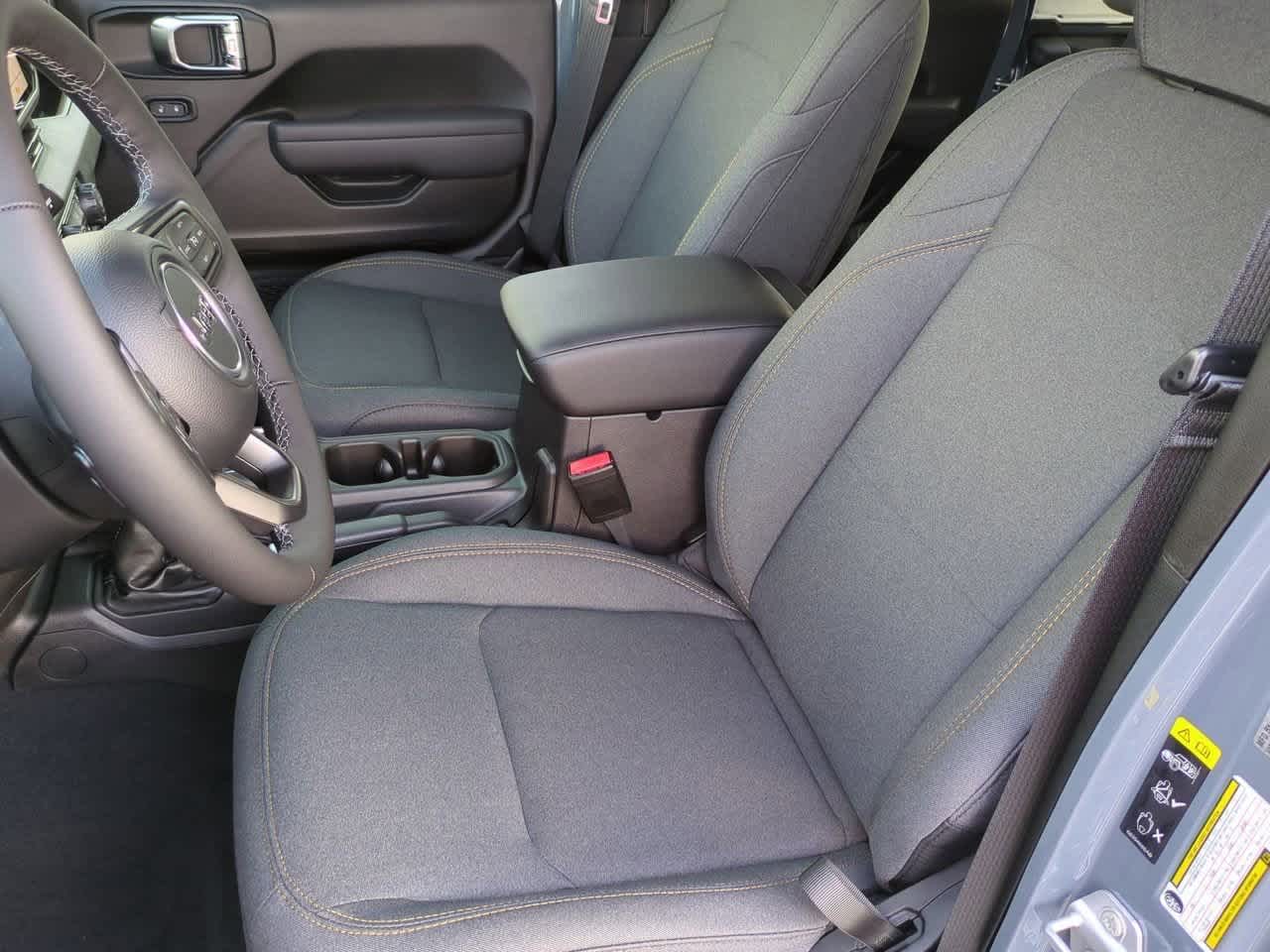 Thumbnail: 2025 Jeep Wrangler - 17