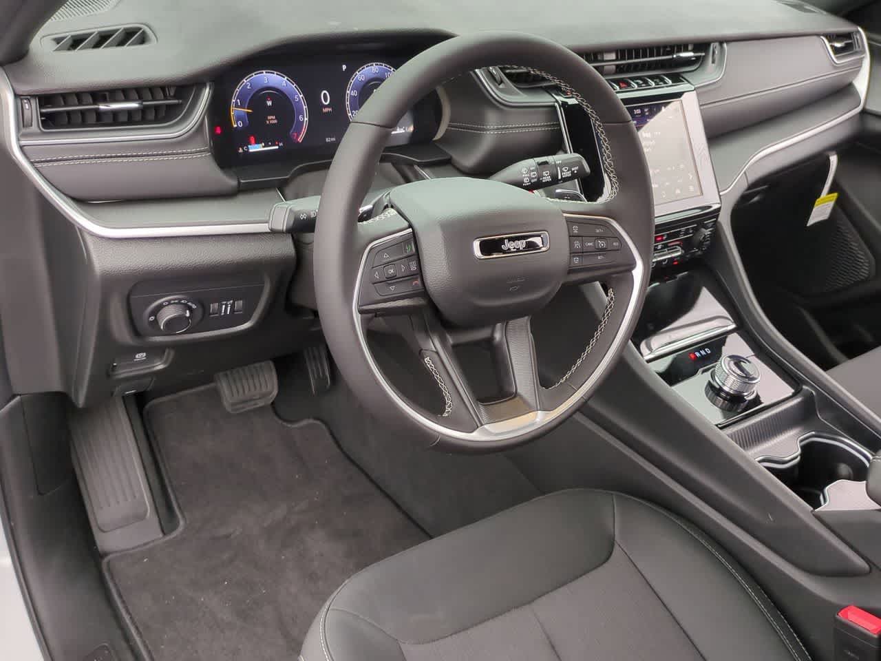 Thumbnail: 2025 Jeep Grand Cherokee - 10