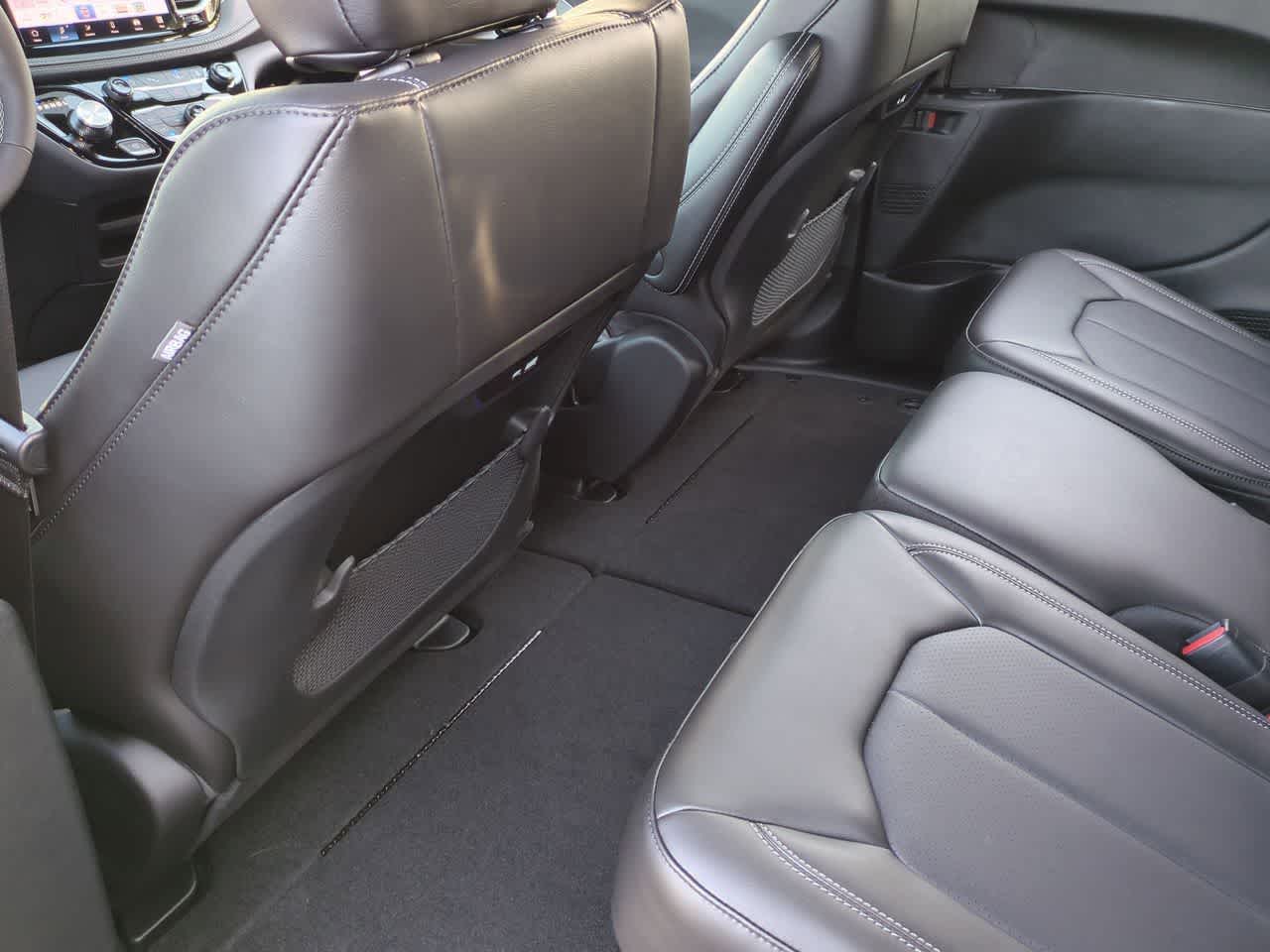 Thumbnail: 2026 Chrysler Pacifica - 19