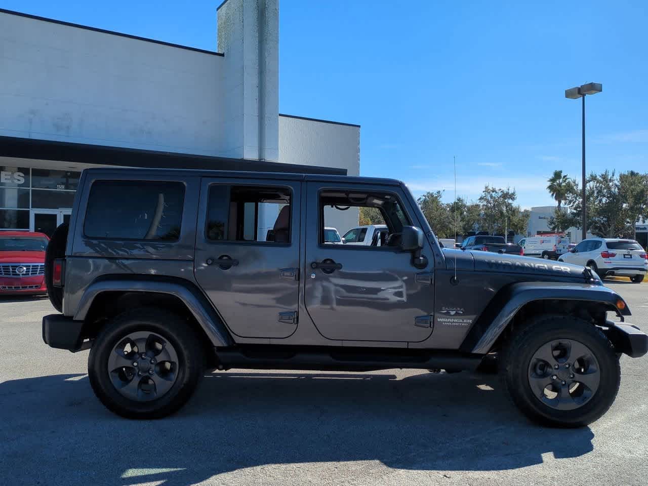 Thumbnail: 2017 Jeep Wrangler - 9