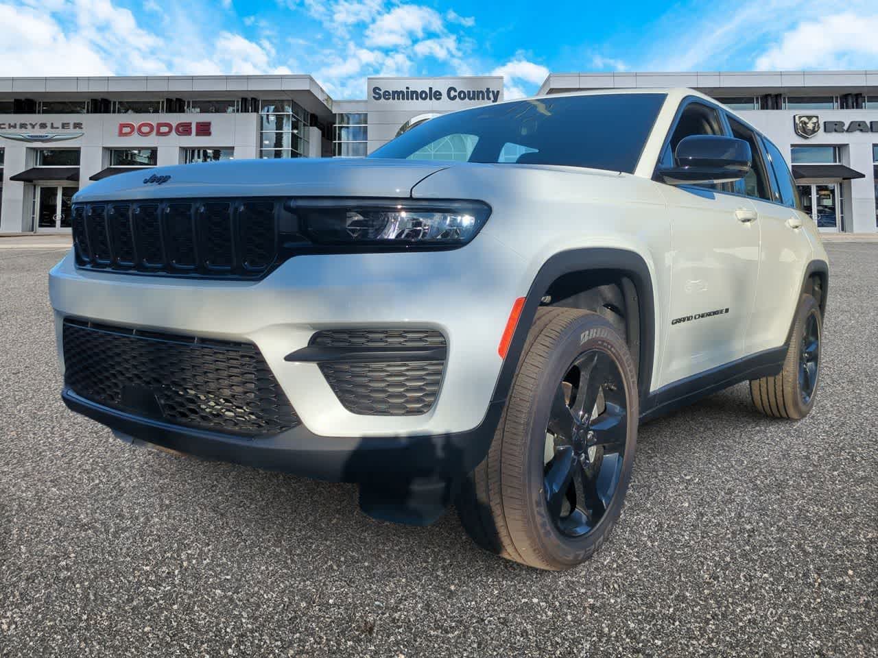 Thumbnail: 2025 Jeep Grand Cherokee - 4