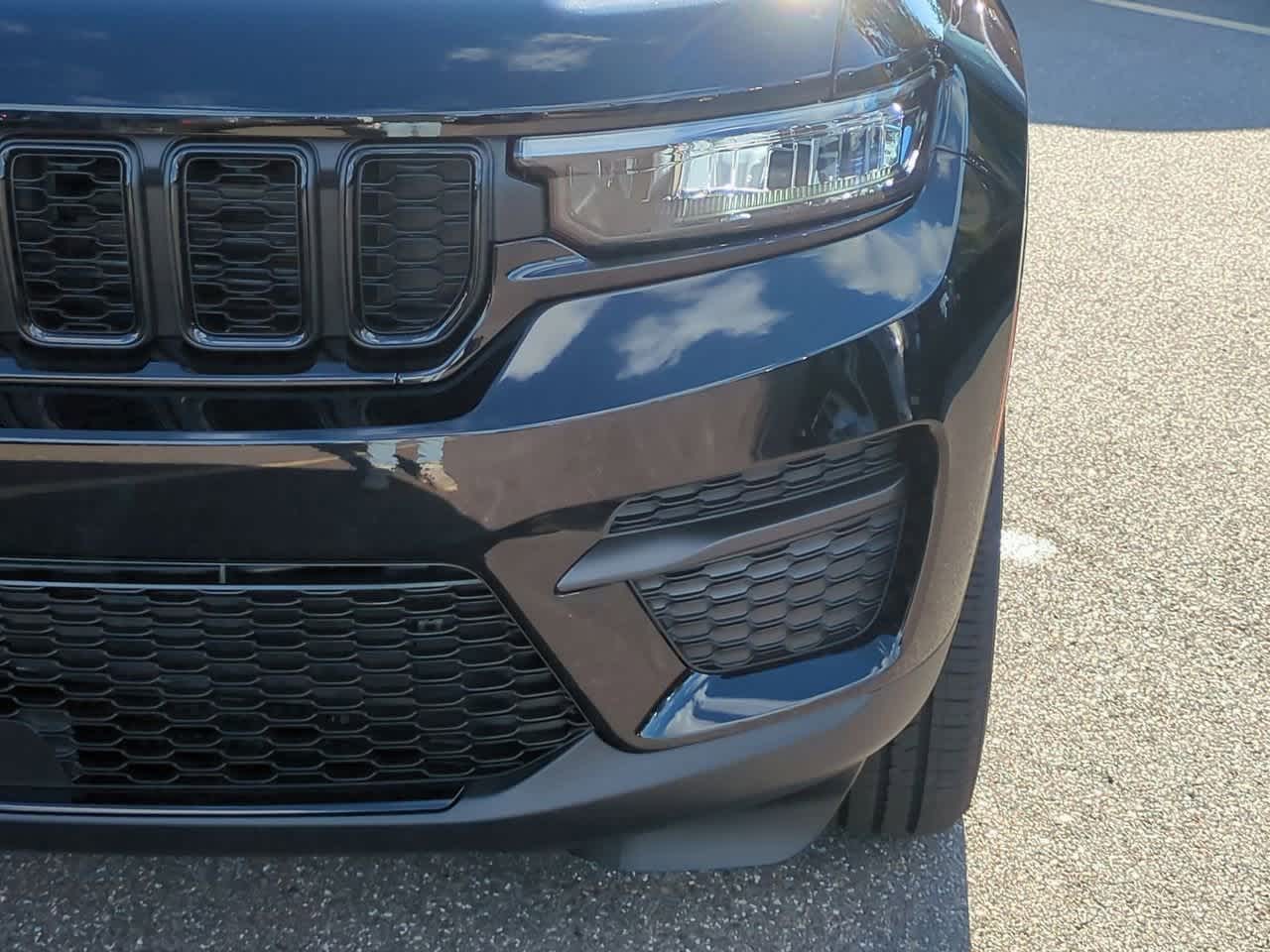 Thumbnail: 2025 Jeep Grand Cherokee - 11