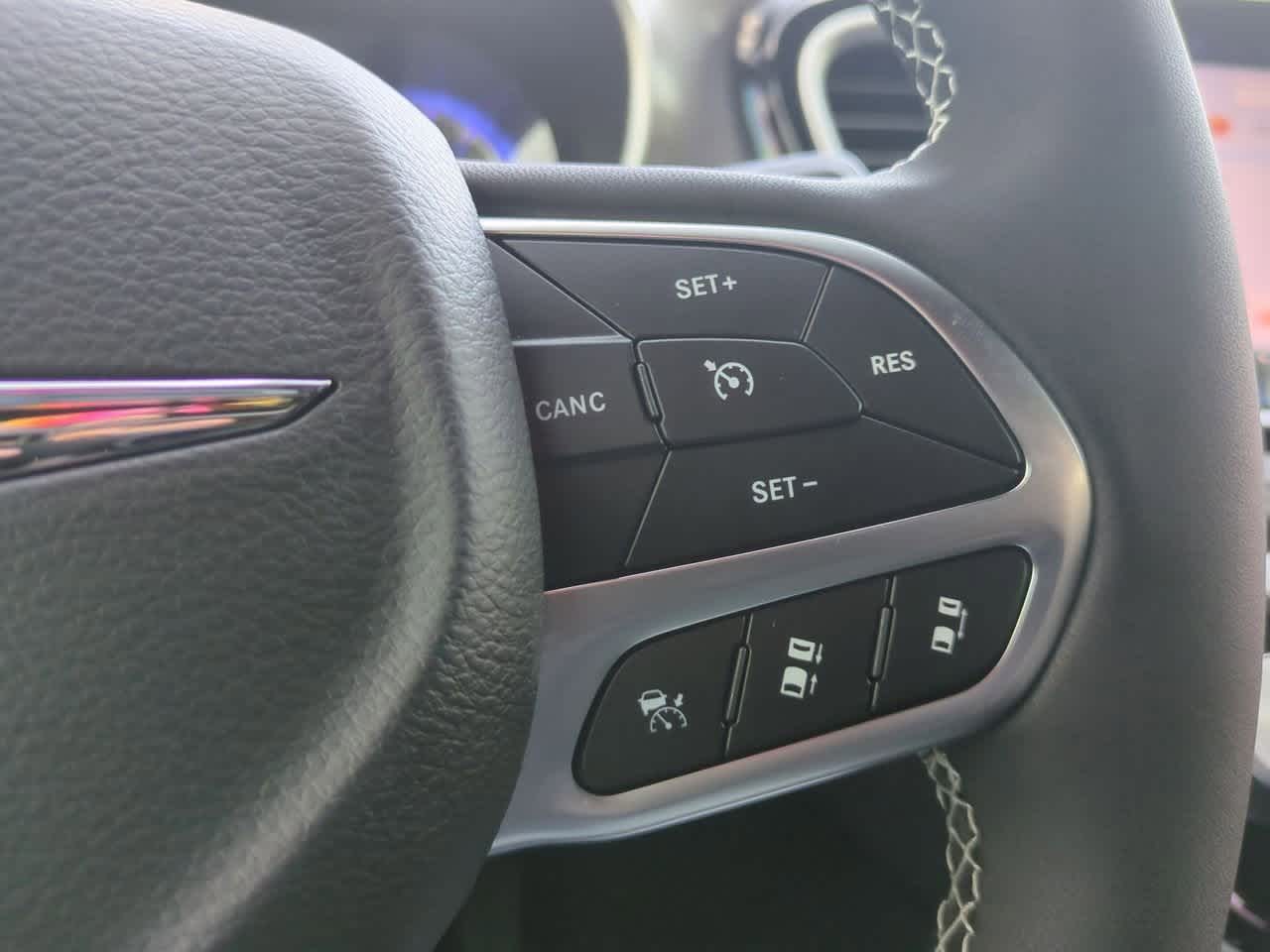 Thumbnail: 2026 Chrysler Pacifica - 25