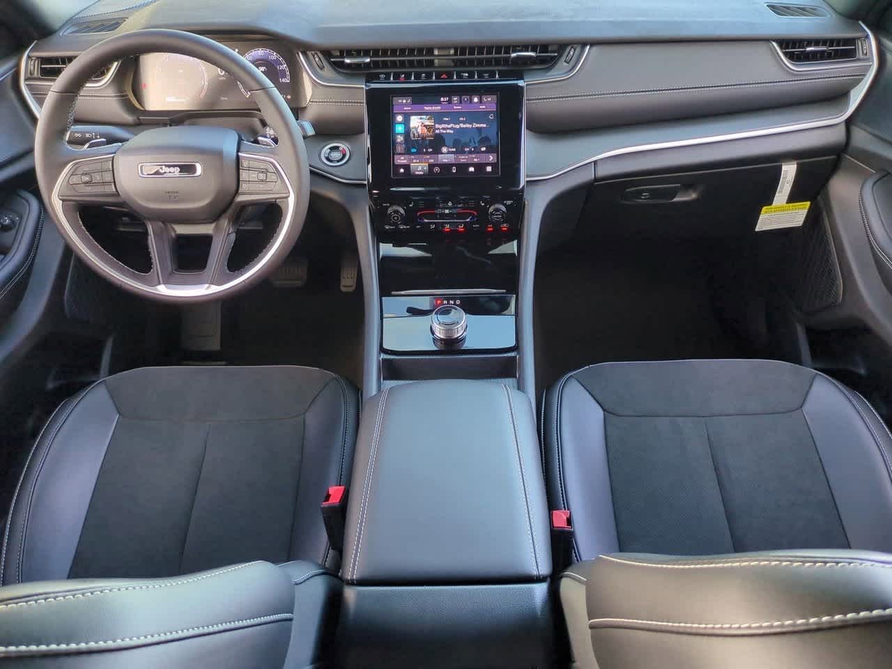 Thumbnail: 2025 Jeep Grand Cherokee L - 16