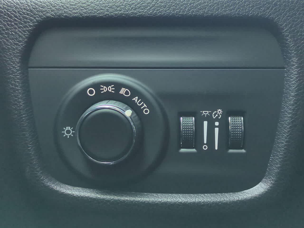 Thumbnail: 2025 Jeep Grand Cherokee L - 18