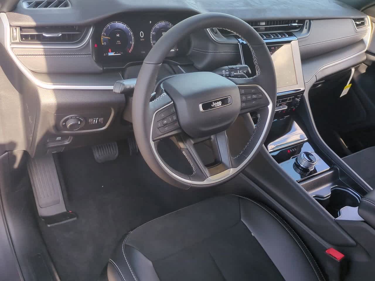 Thumbnail: 2025 Jeep Grand Cherokee L - 10