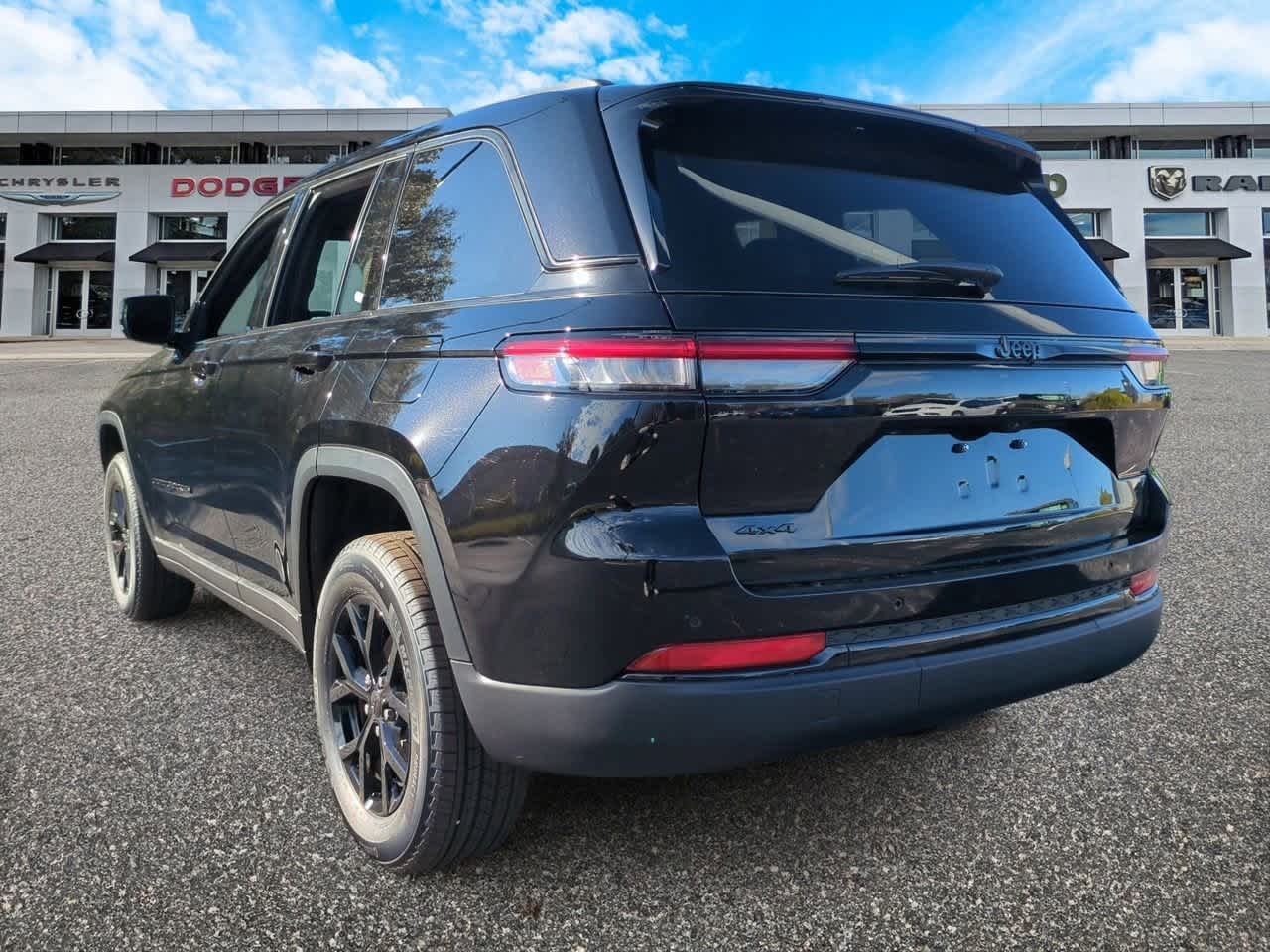 Thumbnail: 2025 Jeep Grand Cherokee - 6