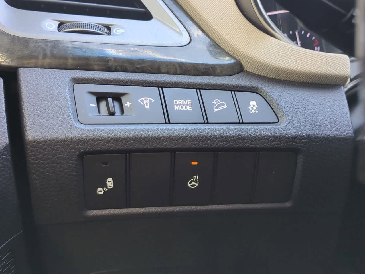 Thumbnail: 2017 Hyundai Santa Fe - 17