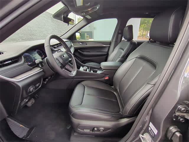 2025 Jeep Grand Cherokee Limited Edition 17
