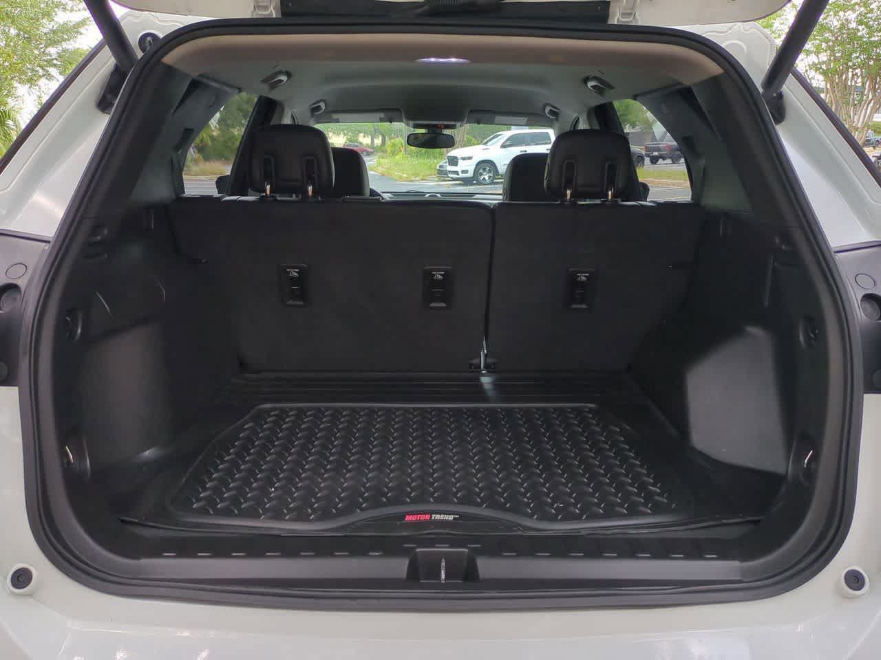 Thumbnail: 2019 Chevrolet Equinox - 33