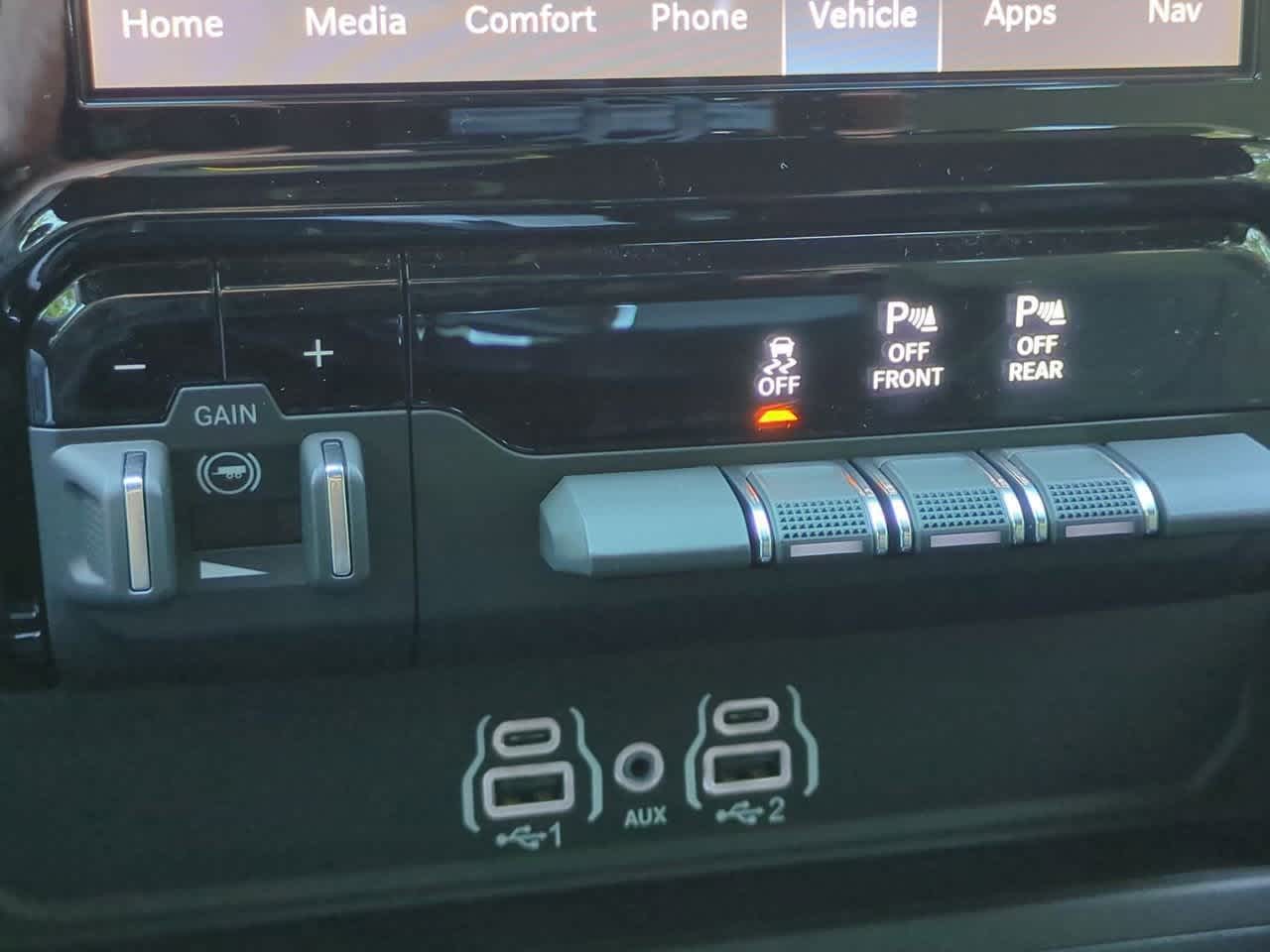 Thumbnail: 2026 RAM 1500 - 17