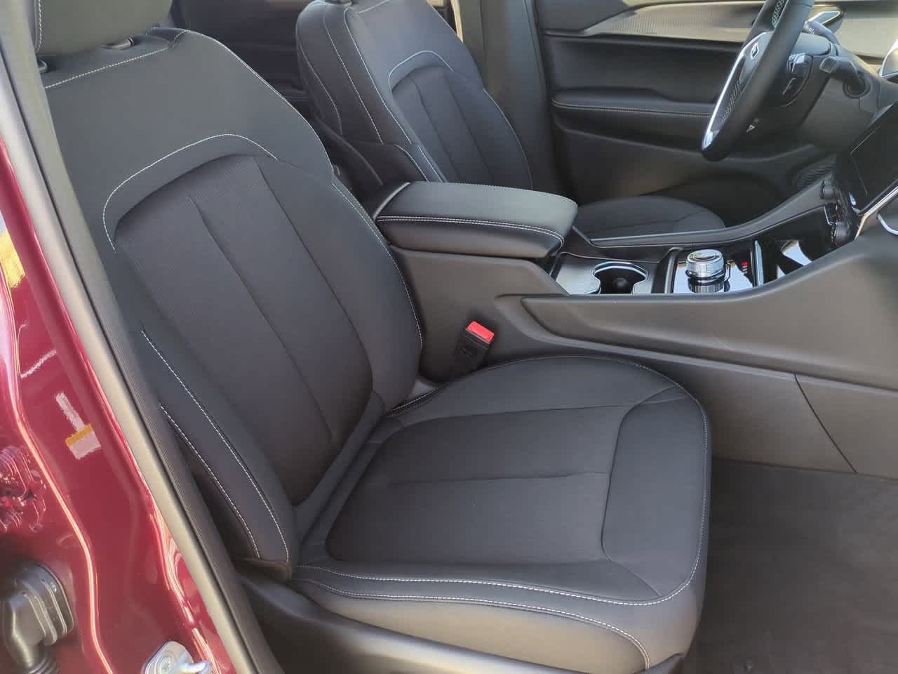 Thumbnail: 2025 Jeep Grand Cherokee - 22