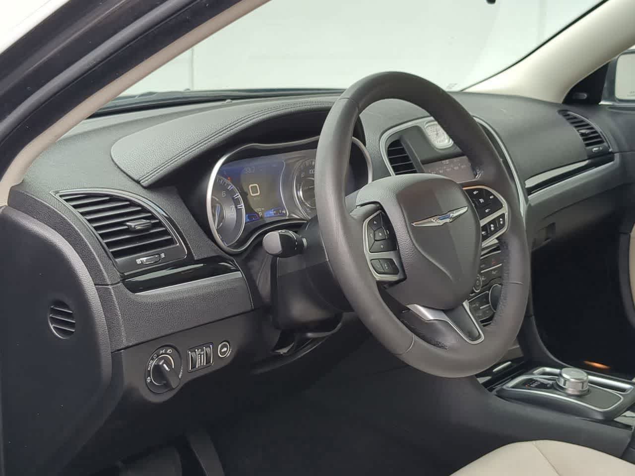 Thumbnail: 2023 Chrysler 300 - 10
