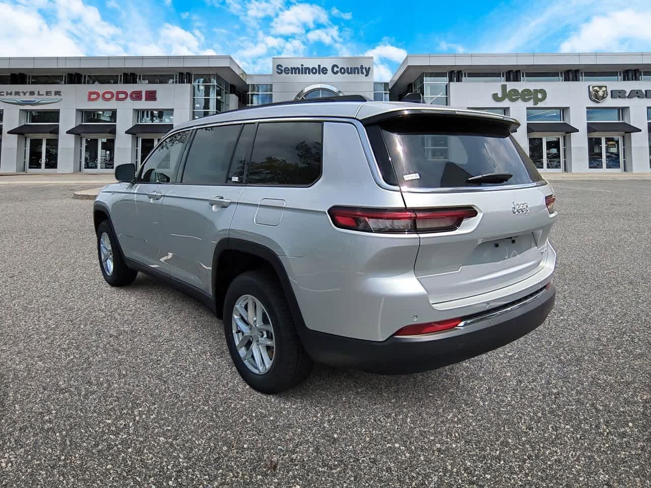 2025 Jeep Grand Cherokee L Laredo 6