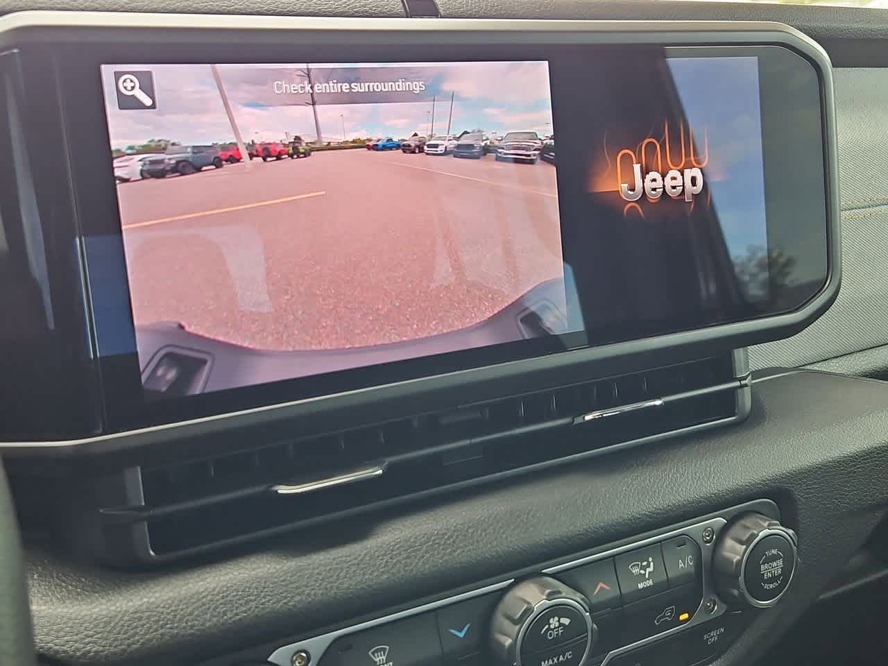 Thumbnail: 2025 Jeep Gladiator - 29