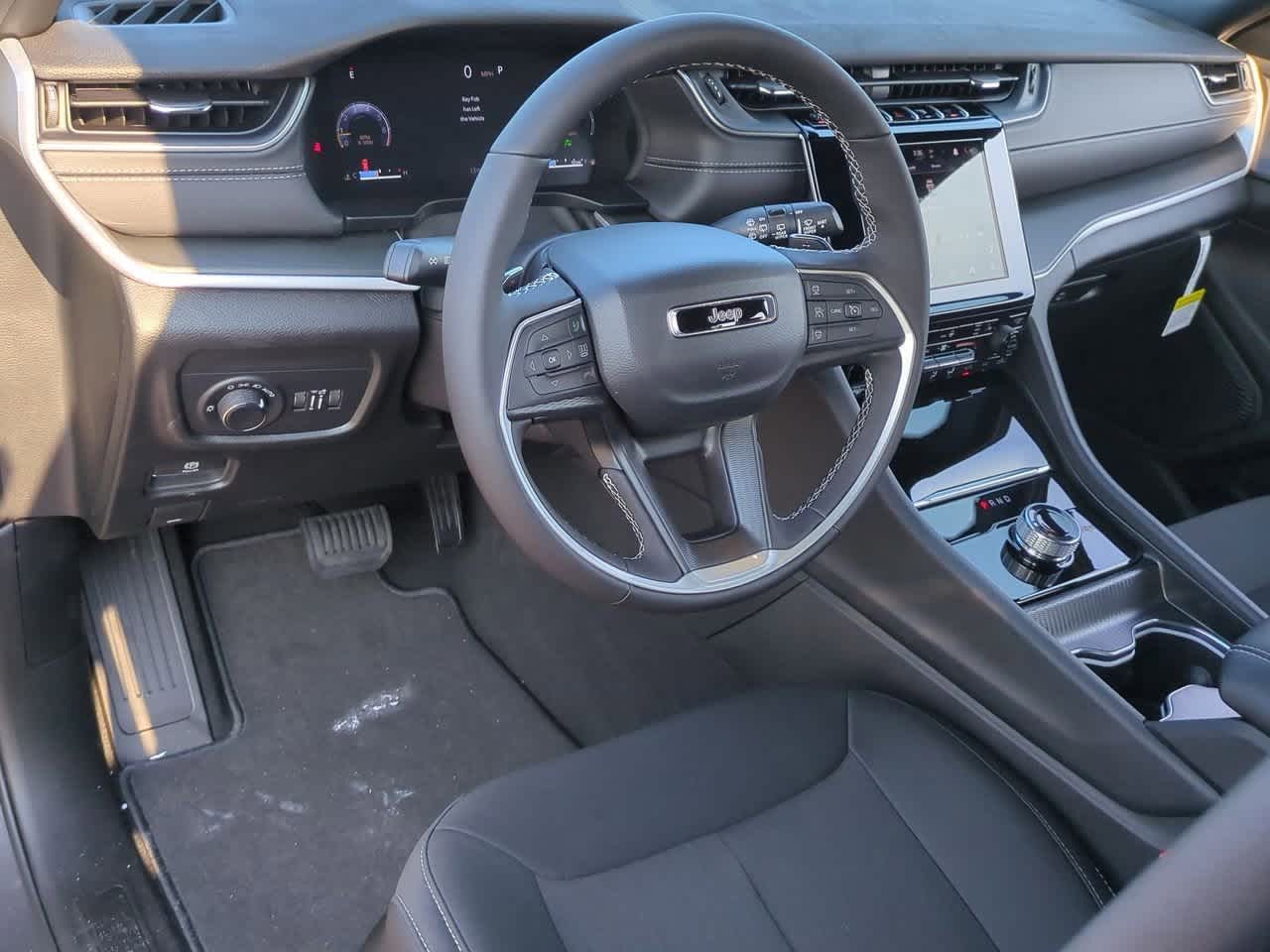 Thumbnail: 2025 Jeep Grand Cherokee L - 10