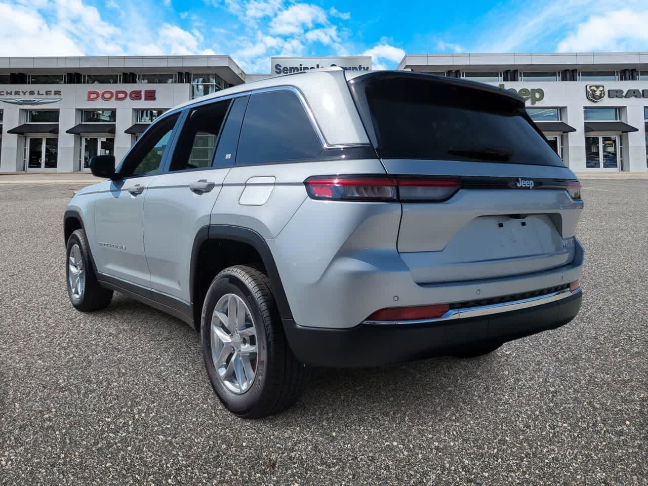 Thumbnail: 2025 Jeep Grand Cherokee - 6