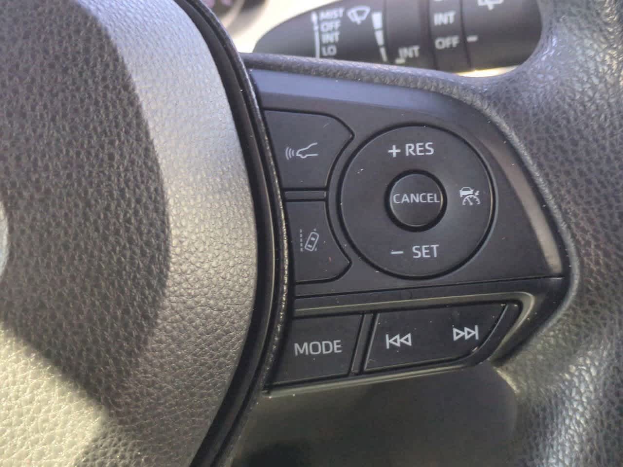 Thumbnail: 2019 Toyota RAV4 - 26