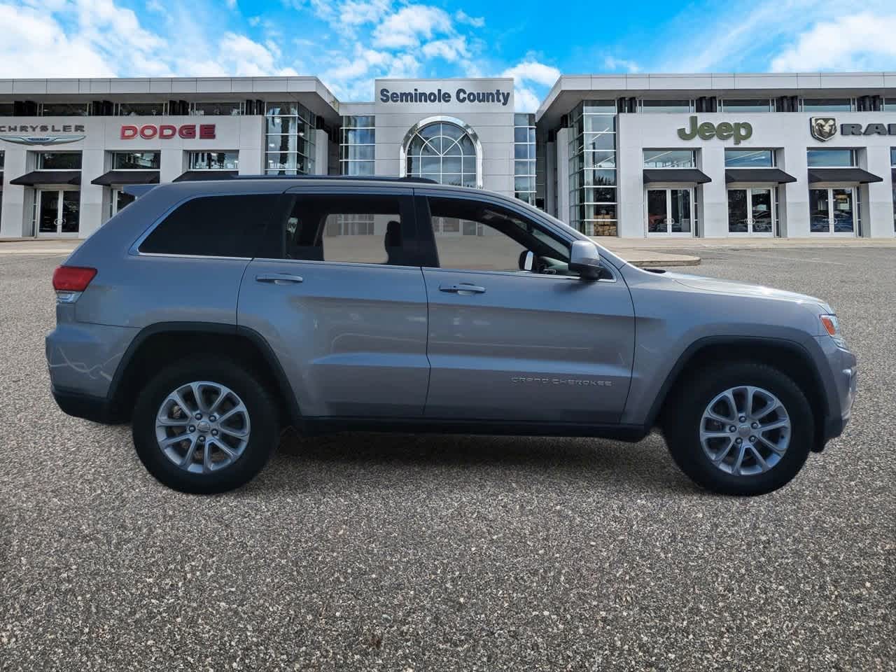 Thumbnail: 2015 Jeep Grand Cherokee - 9