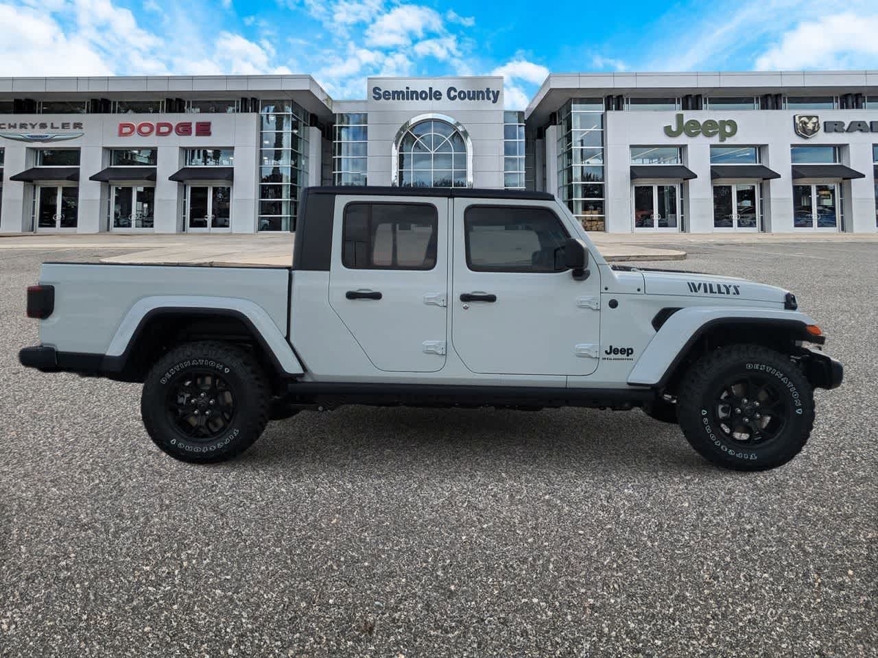 Thumbnail: 2026 Jeep Gladiator - 9