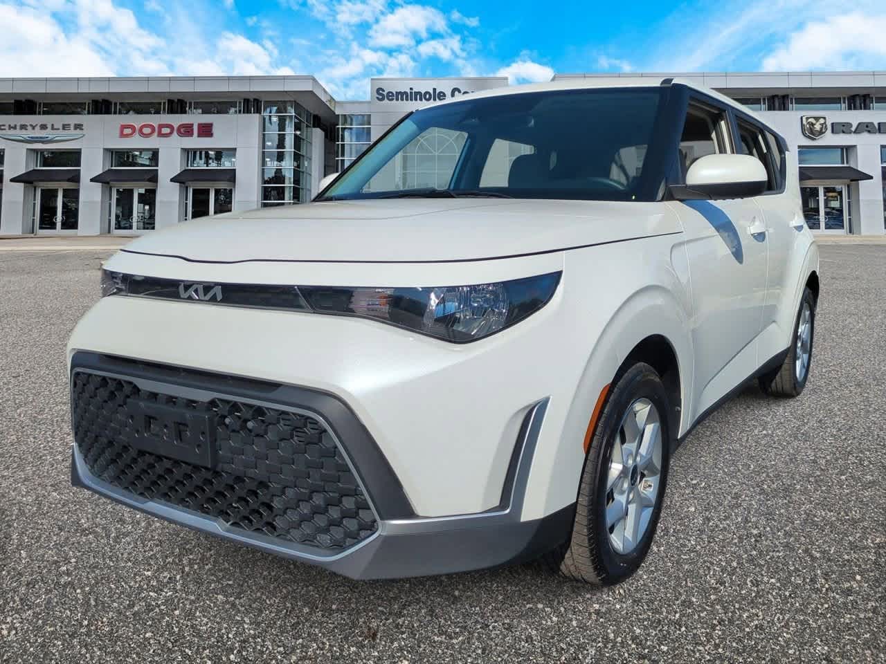 Thumbnail: 2023 Kia Soul - 4