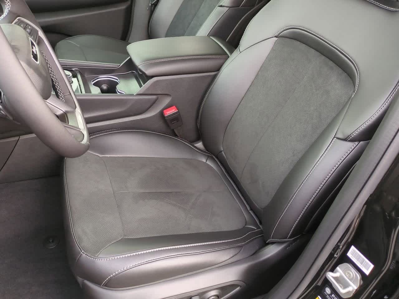 Thumbnail: 2025 Jeep Grand Cherokee L - 17