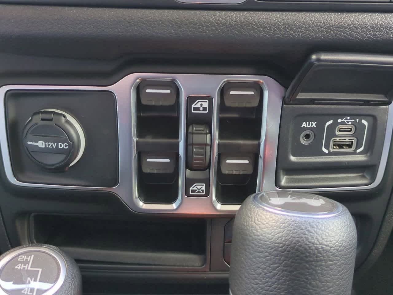 Thumbnail: 2025 Jeep Wrangler - 31