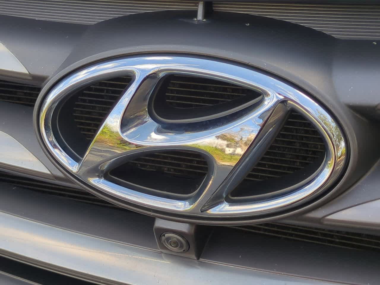 Thumbnail: 2017 Hyundai Santa Fe - 12