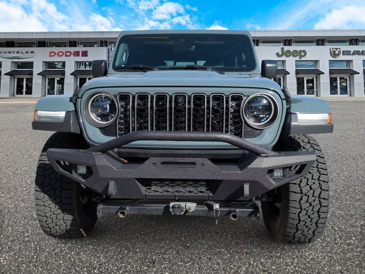 Thumbnail: 2024 Jeep Gladiator - 3