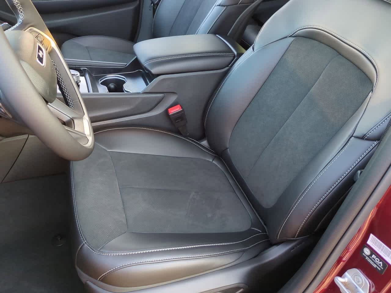 Thumbnail: 2025 Jeep Grand Cherokee - 17