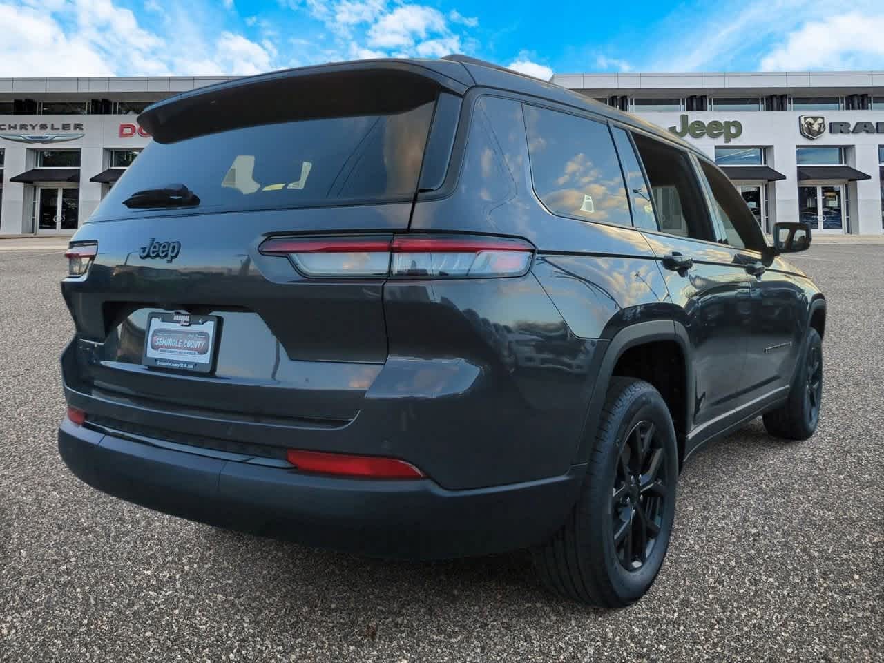 Thumbnail: 2025 Jeep Grand Cherokee L - 8