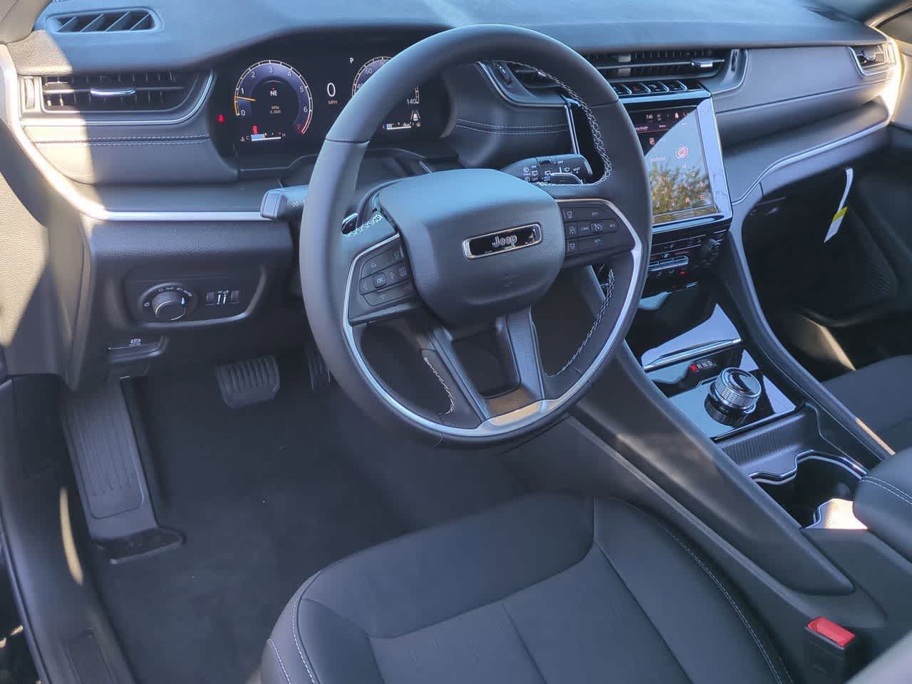 Thumbnail: 2025 Jeep Grand Cherokee L - 10