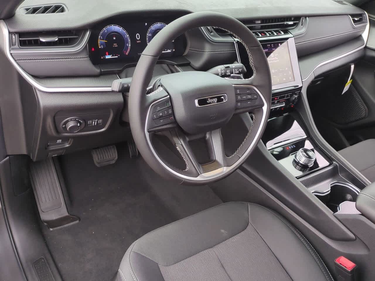 Thumbnail: 2025 Jeep Grand Cherokee - 10