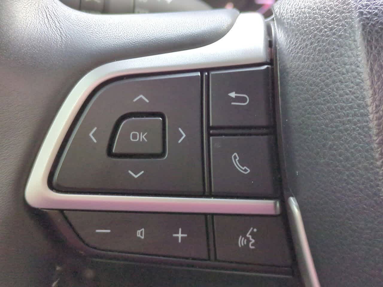 Thumbnail: 2024 Toyota Highlander - 25