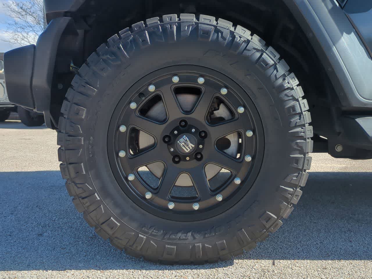 Thumbnail: 2020 Jeep Wrangler - 14